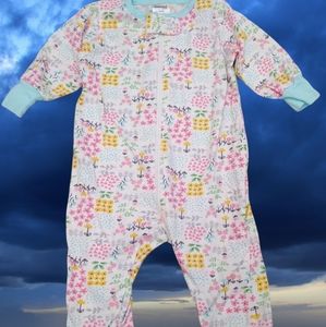 #1023 zip sleeper 0-3 months